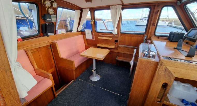 Nauticat 33 med rullesejl