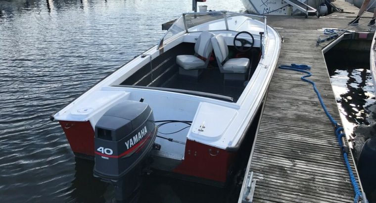 Vestfjord 19 speedbåd fortjener en handy ejer