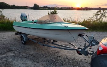 13,5 fods speedbåd, 40hk Suzuki m. Trailer