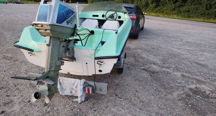 13,5 fods speedbåd, 40hk Suzuki m. Trailer