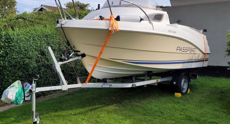 Quicksilver 430 Cabin